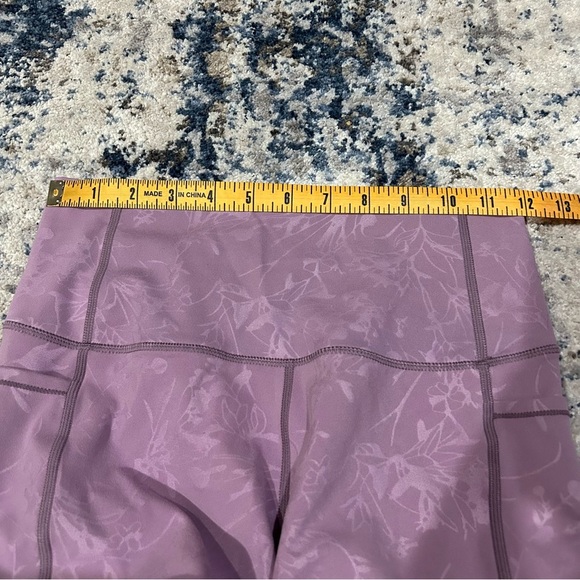 Zyia Active Light Lilac Floral Pocket Hi-Rise Capris Size 2 - Picture 6 of 9